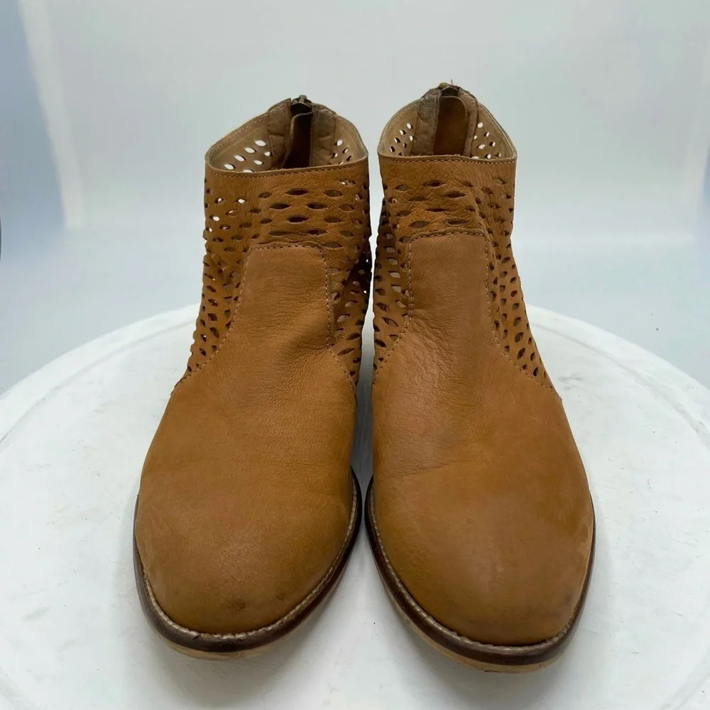 Anthropologie-Seychelles Waypoint Ankle  Boots, Real Perforated Leather